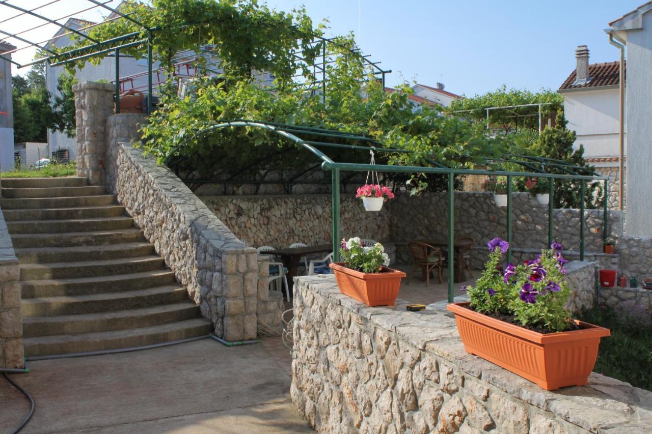 Apartments And Rooms With Parking Space Njivice, Krk - 5458 외부 사진