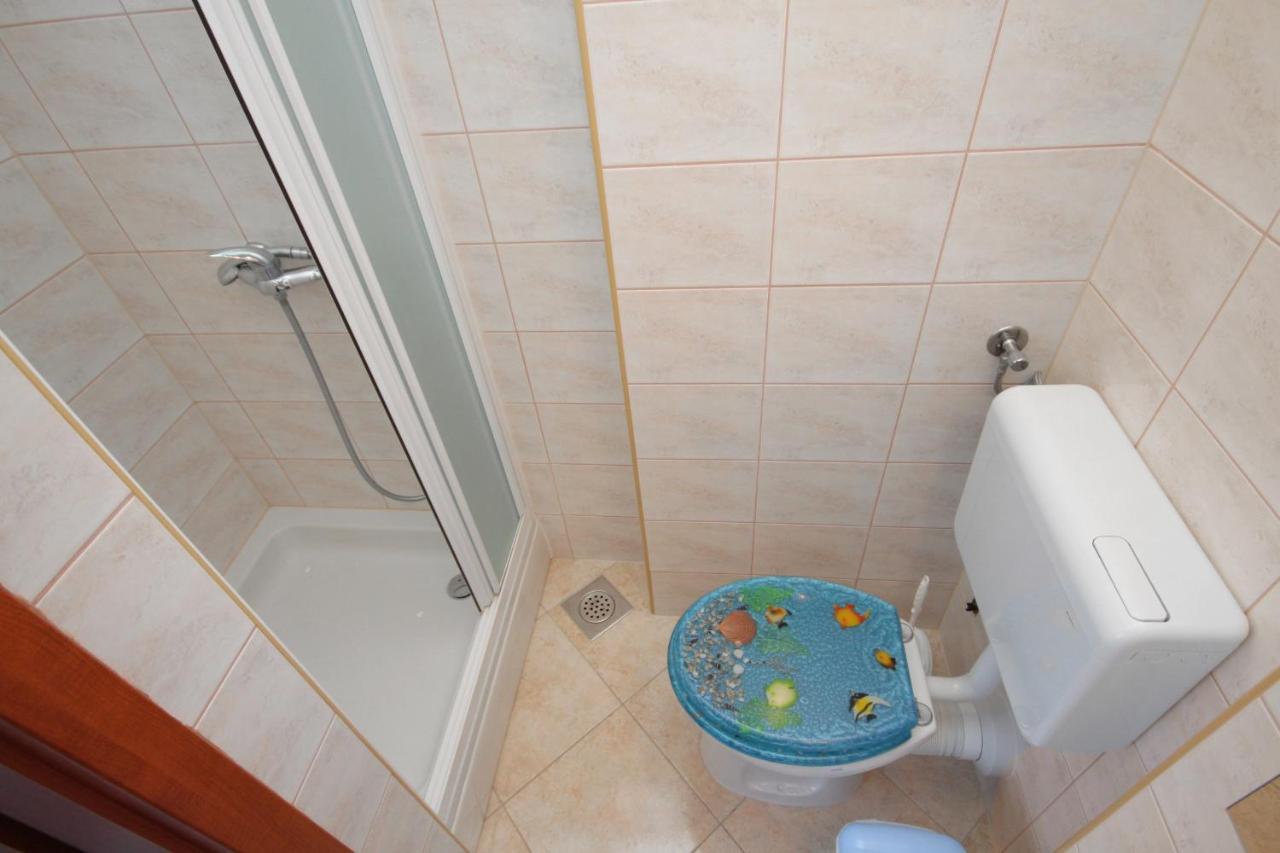 Apartments And Rooms With Parking Space Njivice, Krk - 5458 외부 사진