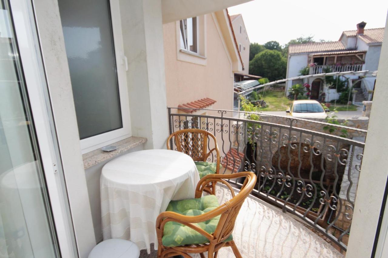 Apartments And Rooms With Parking Space Njivice, Krk - 5458 외부 사진