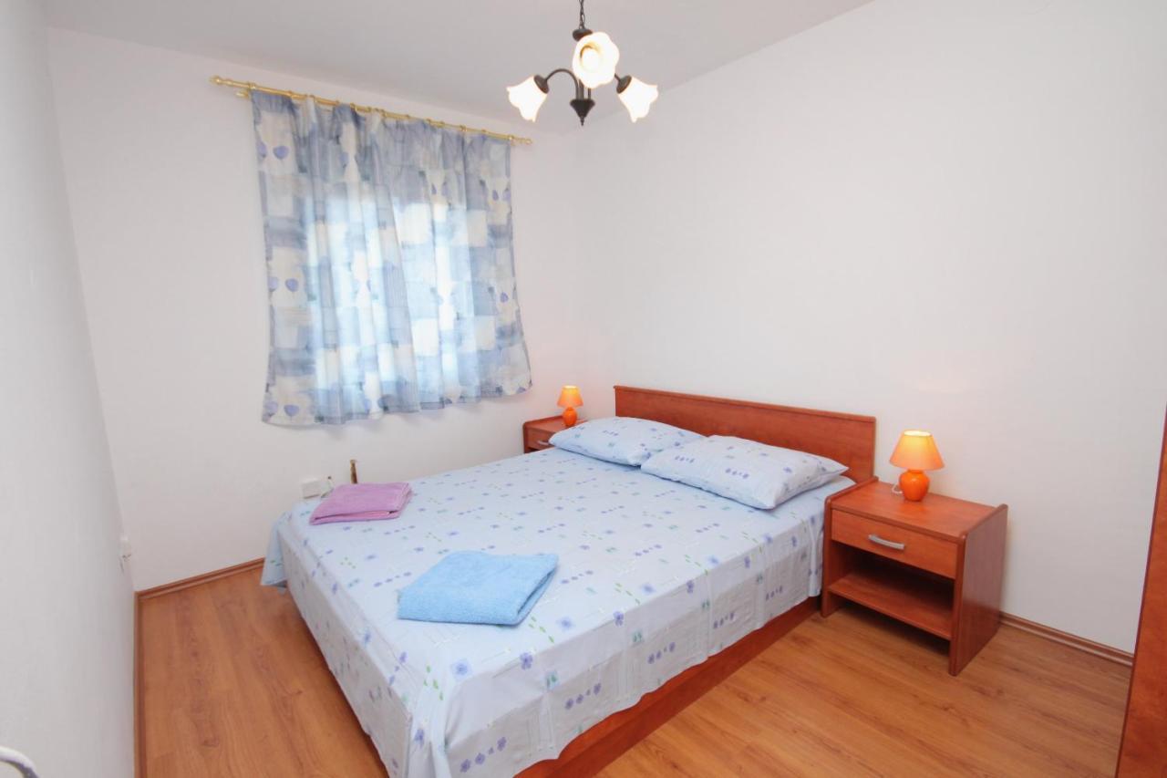 Apartments And Rooms With Parking Space Njivice, Krk - 5458 외부 사진
