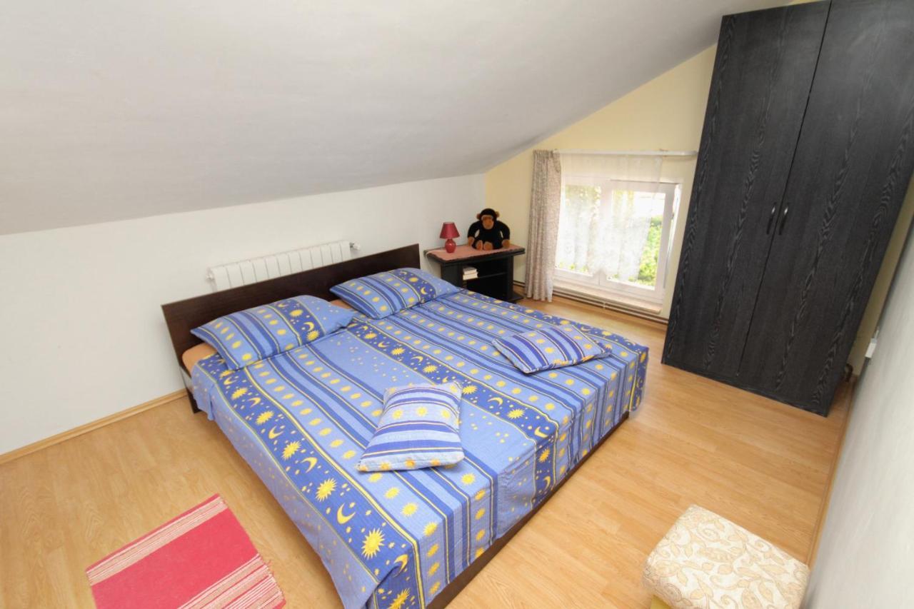 Apartments And Rooms With Parking Space Njivice, Krk - 5458 외부 사진