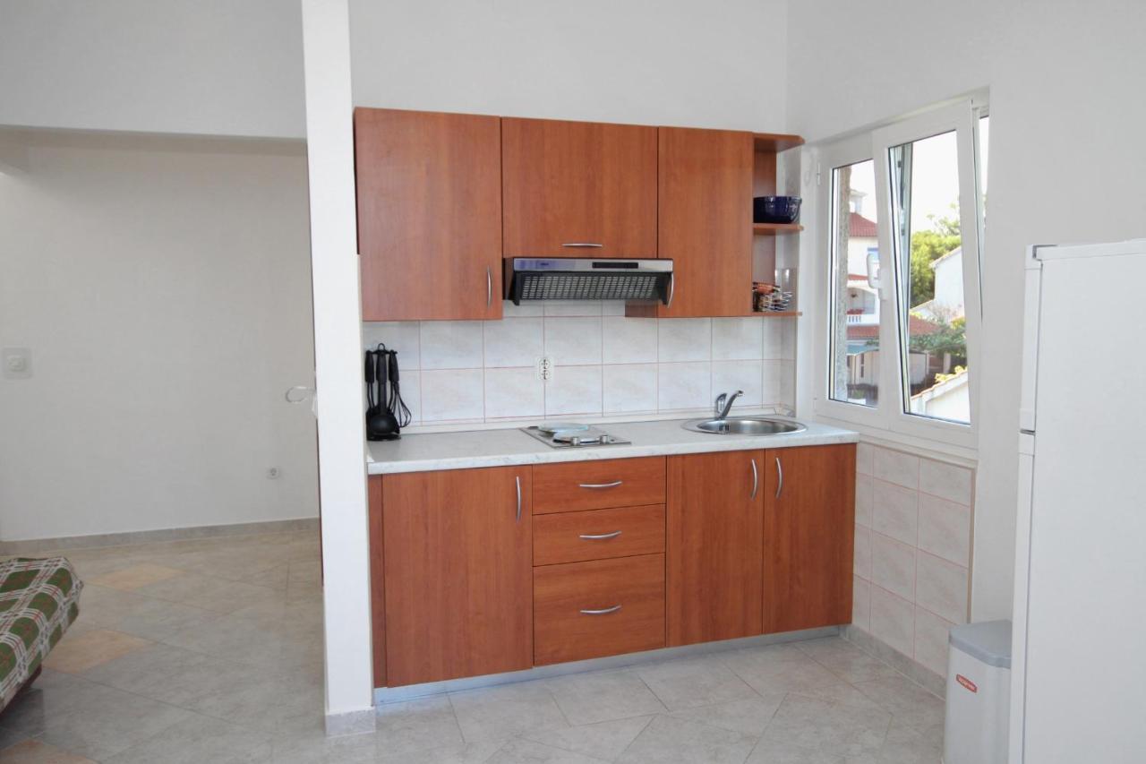 Apartments And Rooms With Parking Space Njivice, Krk - 5458 외부 사진