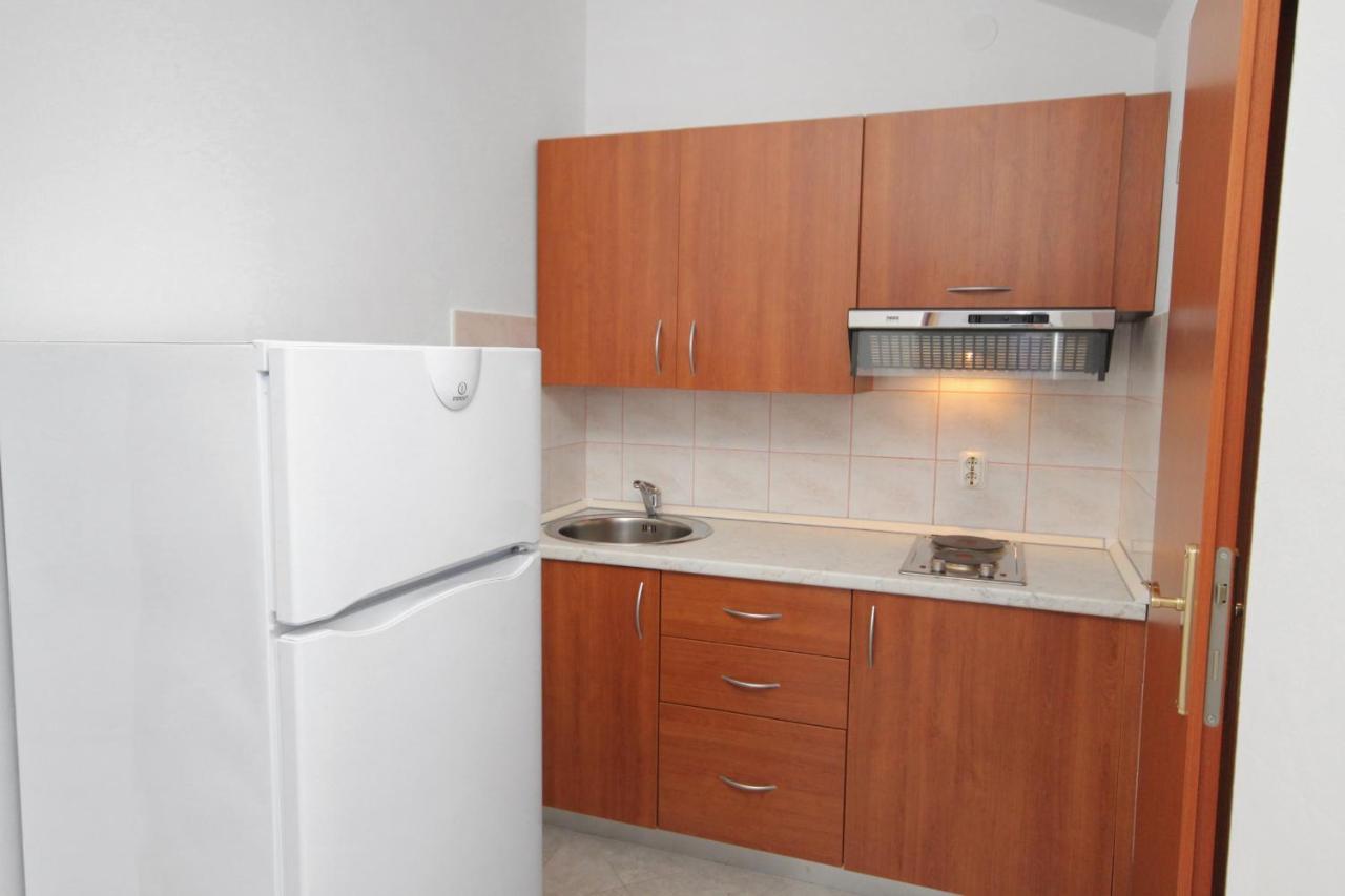 Apartments And Rooms With Parking Space Njivice, Krk - 5458 외부 사진
